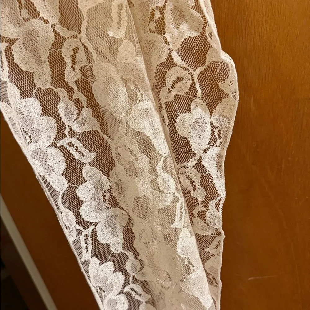 Elegant Ivory Lace Hijab / Head Wrap – Bridal & Occasion
